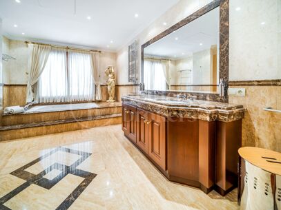 Villa Travertino - Classic Beachside Estate in Guadalmina Baja, Marbella