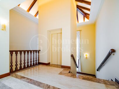 Villa Travertino - Classic Beachside Estate in Guadalmina Baja, Marbella