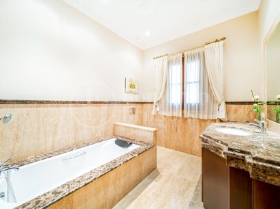 Villa Travertino - Classic Beachside Estate in Guadalmina Baja, Marbella