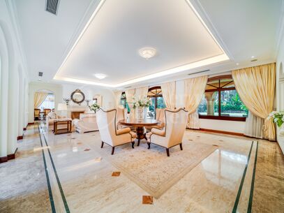 Villa Travertino - Classic Beachside Estate in Guadalmina Baja, Marbella