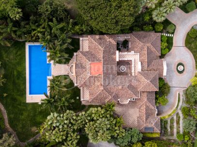 Villa Travertino - Classic Beachside Estate in Guadalmina Baja, Marbella