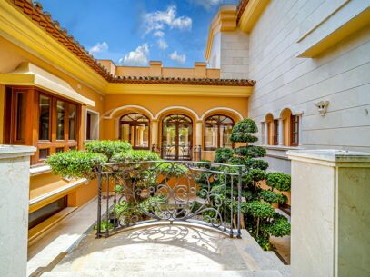 Villa Travertino - Classic Beachside Estate in Guadalmina Baja, Marbella