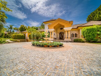 Villa Travertino - Classic Beachside Estate in Guadalmina Baja, Marbella