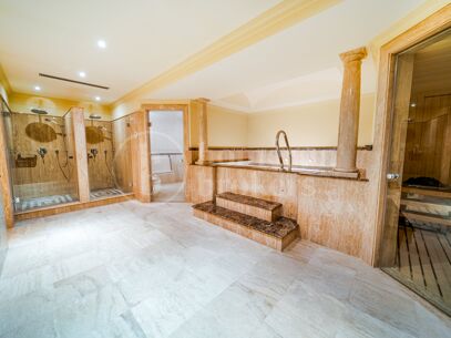 Villa Travertino - Classic Beachside Estate in Guadalmina Baja, Marbella