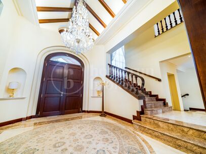 Villa Travertino - Classic Beachside Estate in Guadalmina Baja, Marbella