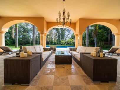 Villa Travertino - Classic Beachside Estate in Guadalmina Baja, Marbella