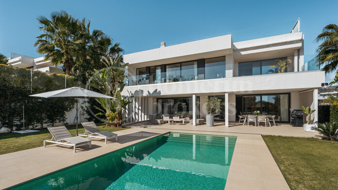 Villa Rowan - Modern Villa in Cancelada, Estepona