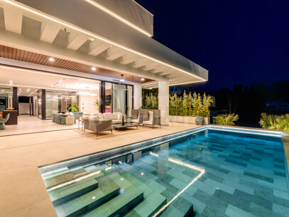 Villa Alfa - Ett Modernt Mästerverk i El Madroñal, Benahavís