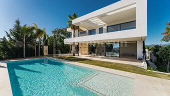 Atria 4 - Modern Villa in Lomas del Virrey, Marbella Golden Mile