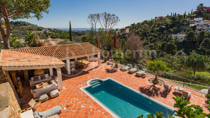 Villa Arantina - Andalusian Villa in El Madroñal, Benahavis