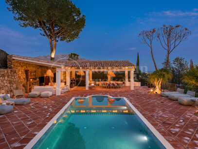 Villa Arantina - Andalusisk villa i El Madroñal, Benahavis