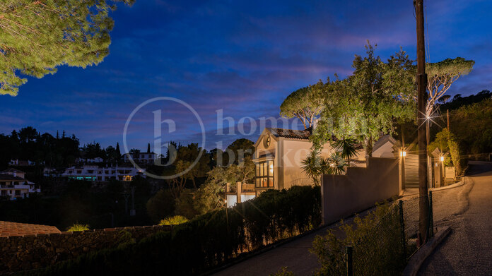 Villa Arantina - Andalusian Villa in El Madroñal, Benahavis