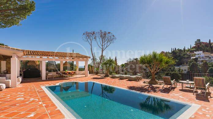 Villa Arantina - Andalusian Villa in El Madroñal, Benahavis