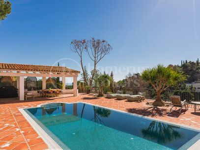 Villa Arantina - Andalusisk villa i El Madroñal, Benahavis