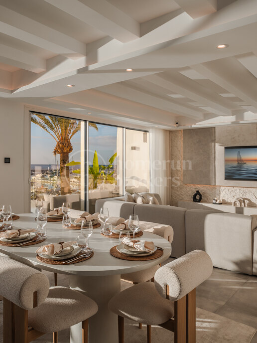 Penthouse Banus – Frontline duplex penthouse apartment in Puerto Banus.