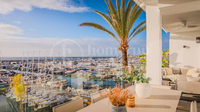 Penthouse Banus – Frontline duplex penthouse apartment in Puerto Banus.