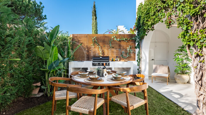 Townhouse Los Potros - Fully Renovated in Nueva Andalucia, Marbella