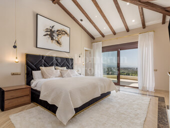 Casa Amira - Eleven Bedroom Villa in El Paraiso Alto Benahavis.