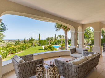 Casa Amira - Eleven Bedroom Villa in El Paraiso Alto Benahavis.