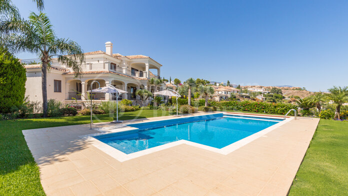 Casa Amira - Eleven Bedroom Villa in El Paraiso Alto Benahavis.