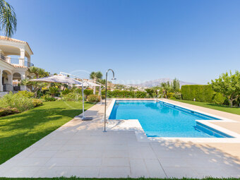 Casa Amira - Eleven Bedroom Villa in El Paraiso Alto Benahavis.