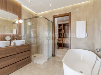 Casa Amira - Eleven Bedroom Villa in El Paraiso Alto Benahavis.