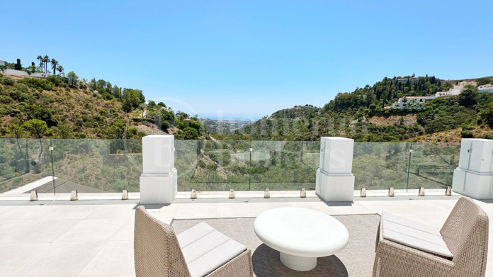 Villa Eternia - with Sea Views in El Madroñal, Benahavis