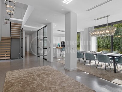 Villa Salina - Steps from the Beach in Guadalmina Baja