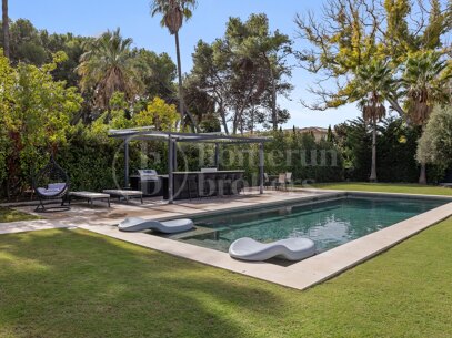 Villa Salina - Steps from the Beach in Guadalmina Baja