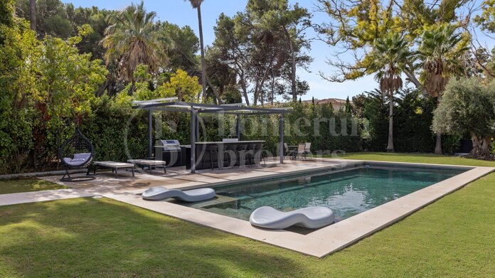 Villa Salina - Steps from the Beach in Guadalmina Baja