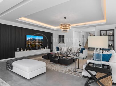 Villa Salina - Steps from the Beach in Guadalmina Baja