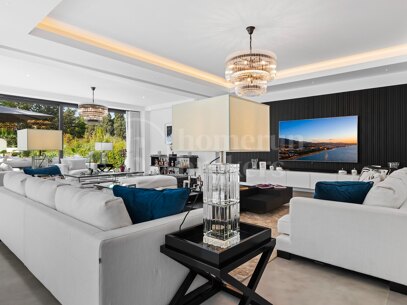 Villa Salina - Steps from the Beach in Guadalmina Baja