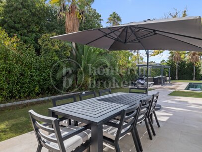 Villa Salina - Steps from the Beach in Guadalmina Baja