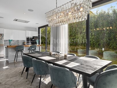 Villa Salina - Steps from the Beach in Guadalmina Baja