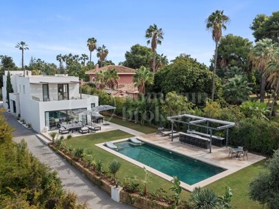 Villa Salina - Steps from the Beach in Guadalmina Baja
