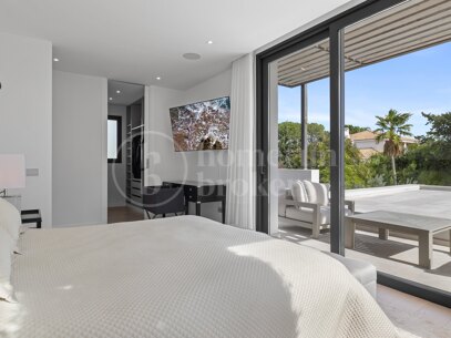 Villa Salina - Steps from the Beach in Guadalmina Baja