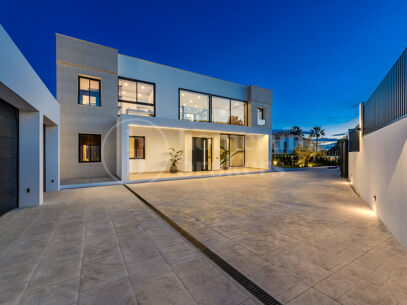 Villa Omega - Modern stil och helt ny i El Madroñal