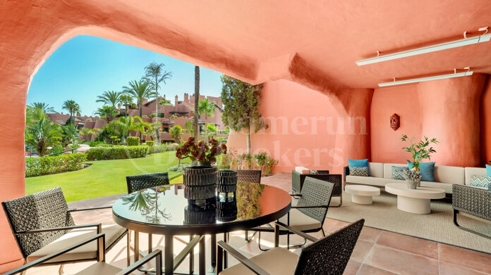 Apartment Torre Bermeja - with Beachfront Access in Torre Bermeja