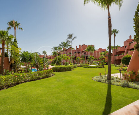 Apartment Torre Bermeja - with Beachfront Access in Torre Bermeja Estepona.