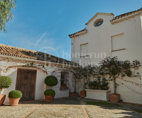 Villa Santa Katerina - with Panoramic Views in El Madroñal, Benahavis