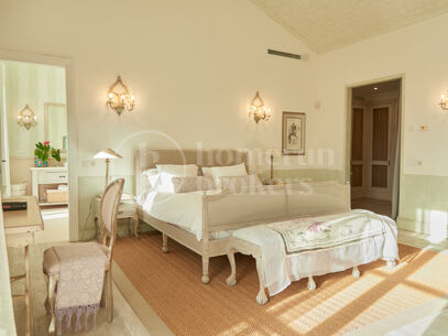 Villa Santa Katerina - med panoramautsikt i El Madroñal, Benahavis