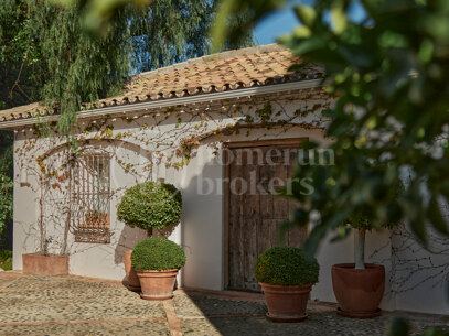 Villa Santa Katerina - med panoramautsikt i El Madroñal, Benahavis