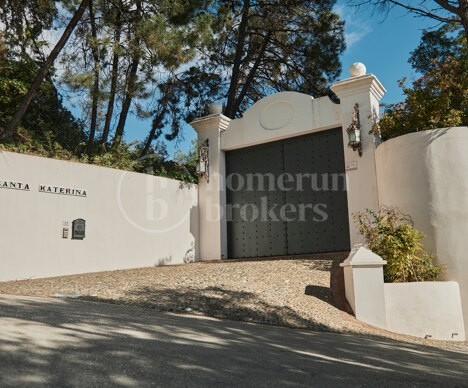 Villa Santa Katerina - with Panoramic Views in El Madroñal, Benahavis