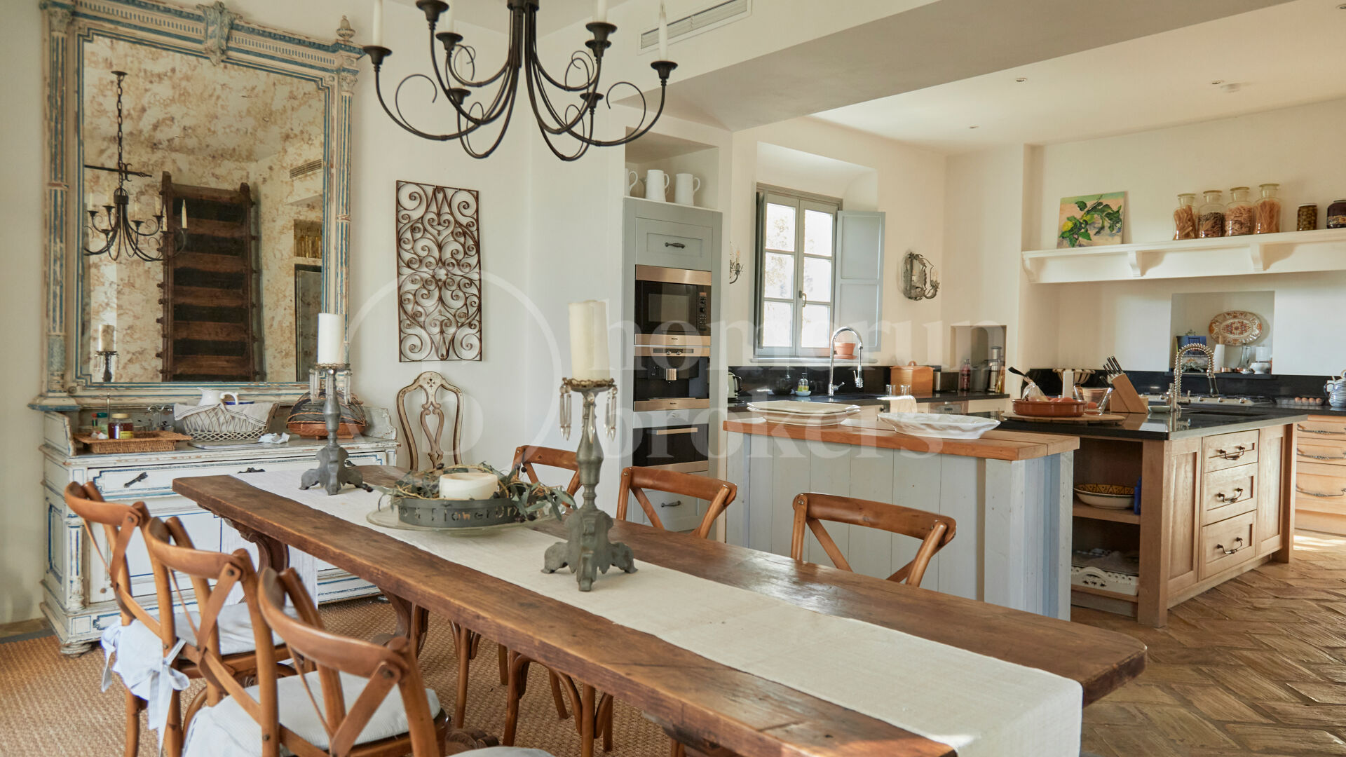 Villa Santa Katerina - med panoramautsikt i El Madroñal, Benahavis