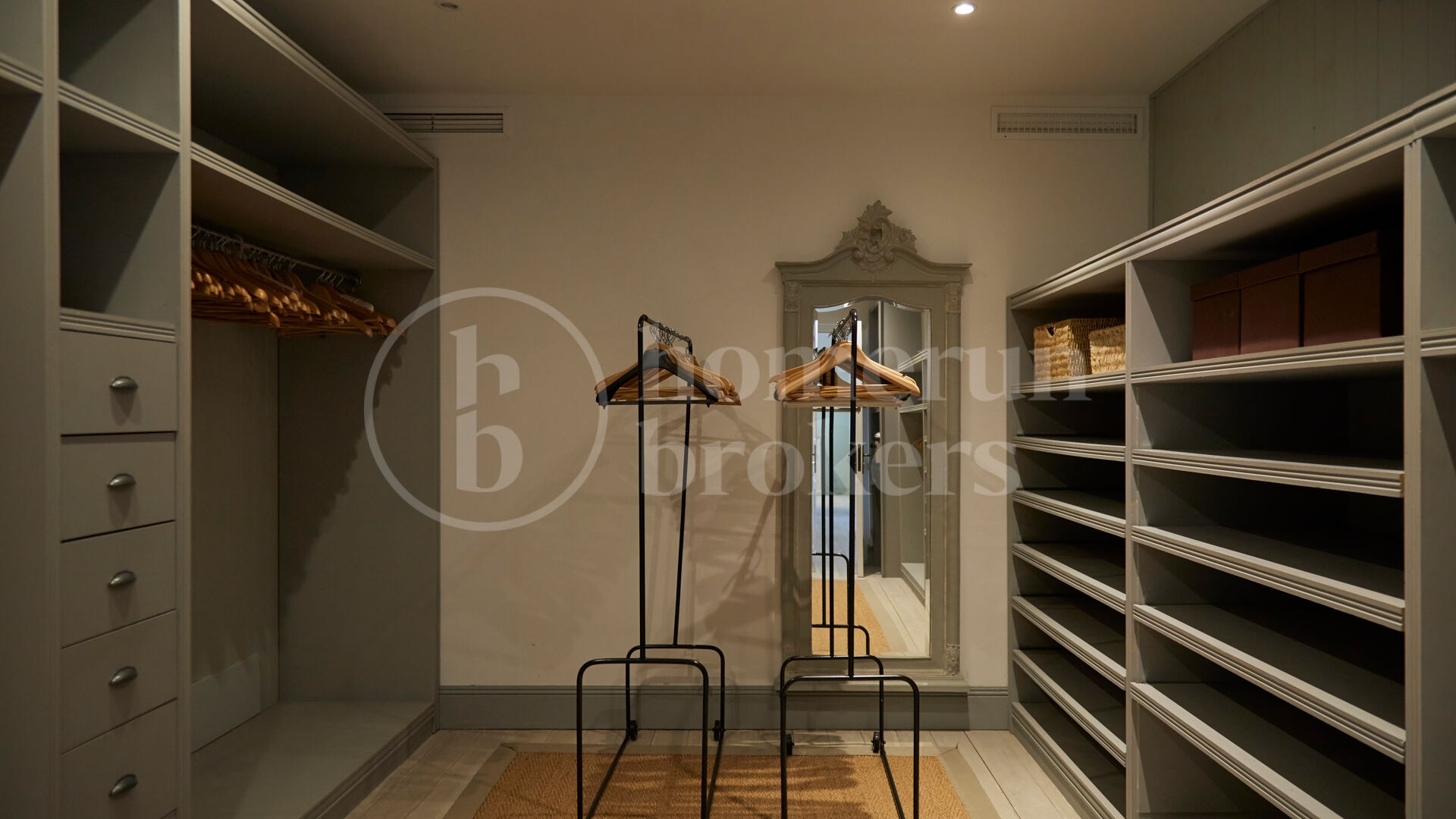 Villa Santa Katerina - med panoramautsikt i El Madroñal, Benahavis