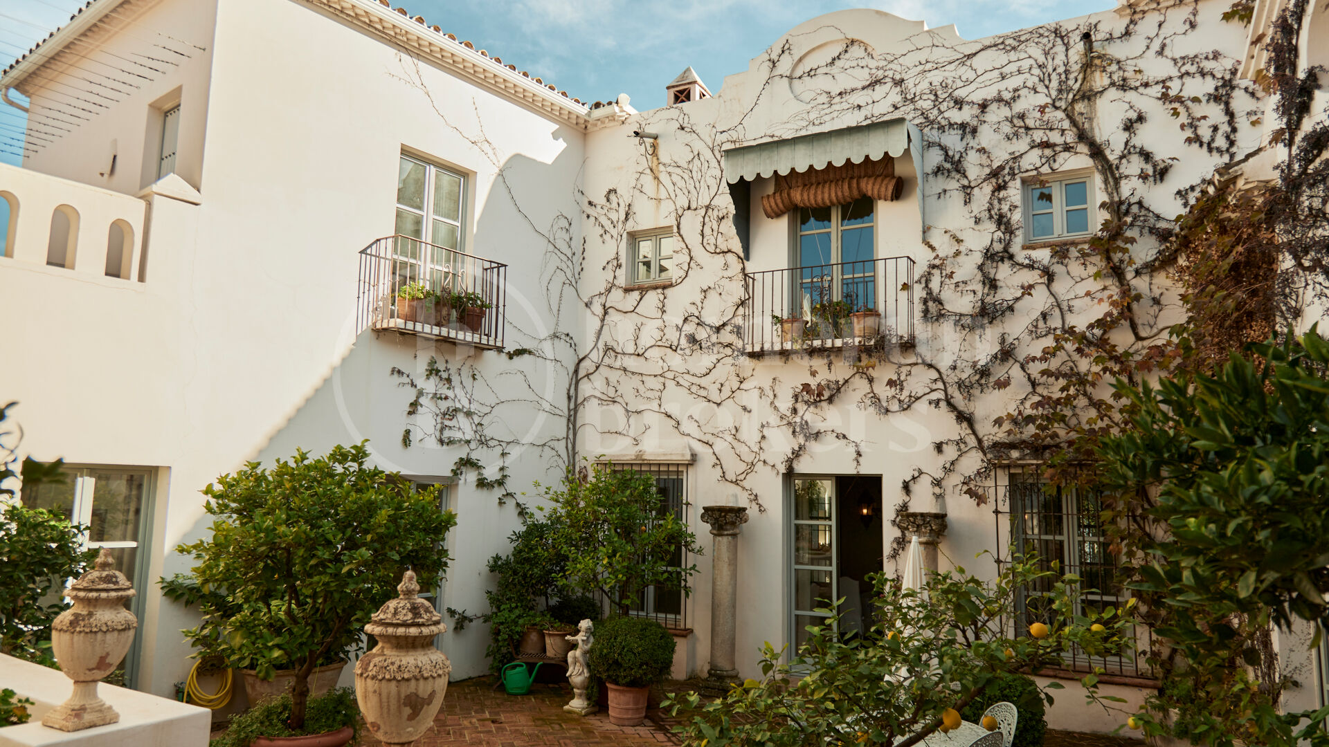 Villa Santa Katerina - med panoramautsikt i El Madroñal, Benahavis