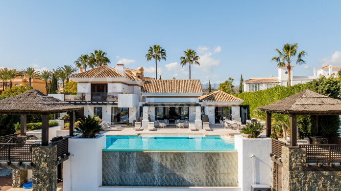 Villa Ananda - with Sea Views in Los Flamingos, Benahavis