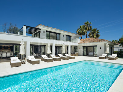 Auriga 36 - Recently Renovated Frontling Golf Villa in Nueva Andalucia