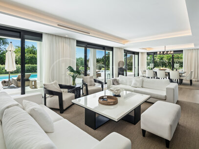 Auriga 36 - Recently Renovated Frontling Golf Villa in Nueva Andalucia