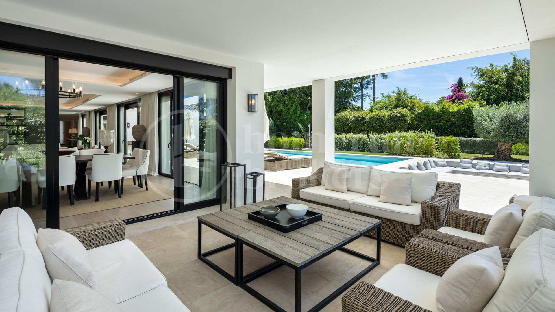 Auriga 36 – Nyligen Renoverad Golfvilla i Frontläge i Nueva Andalucía